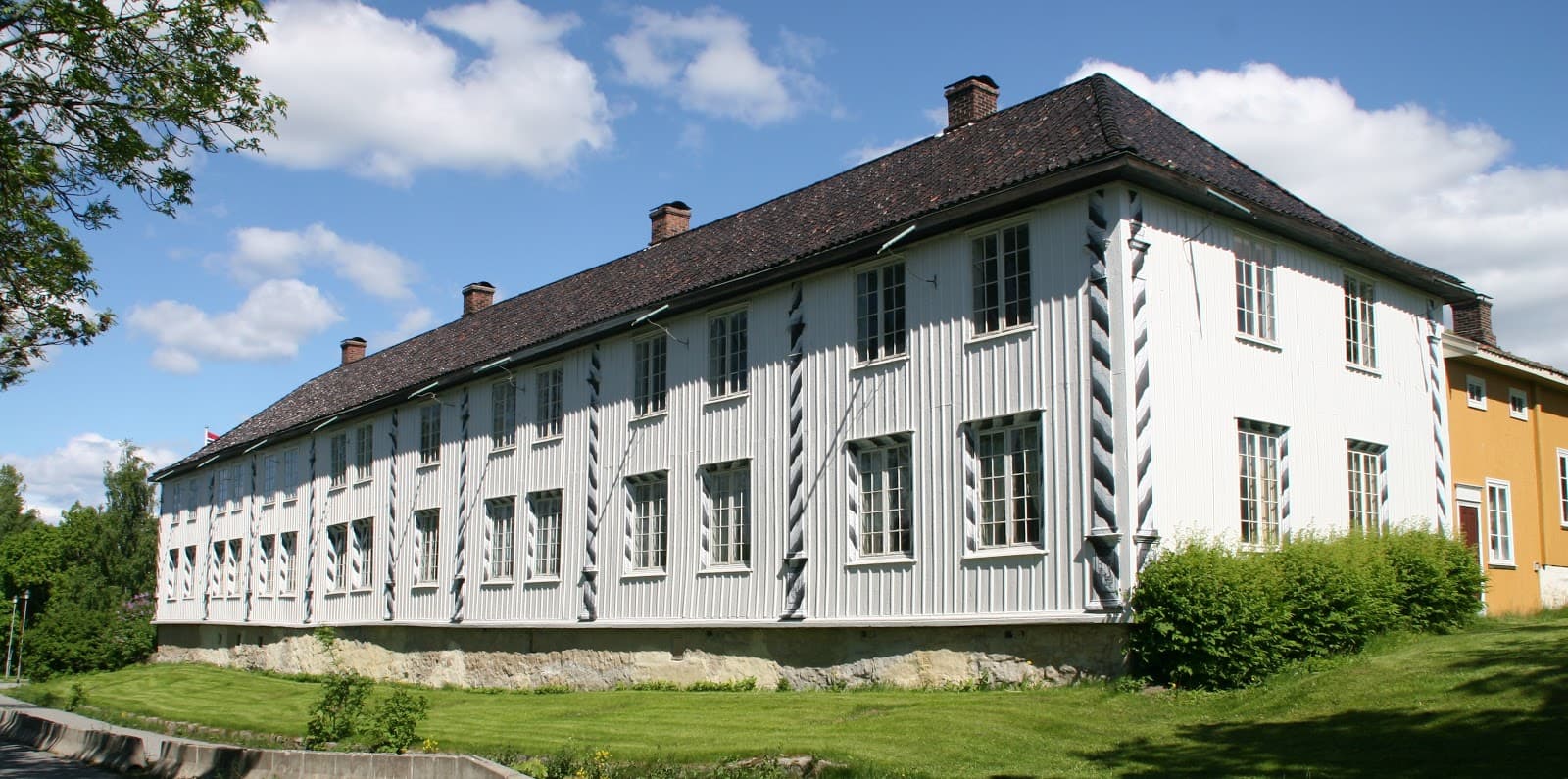 Fossesholm Manor - Image 1
