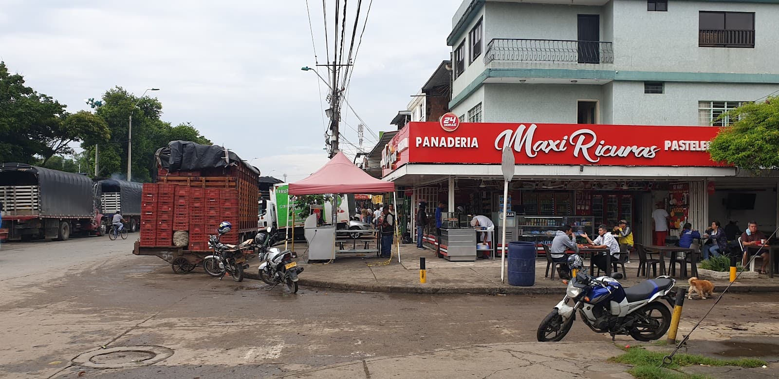 Santa Elena Market - Image 1