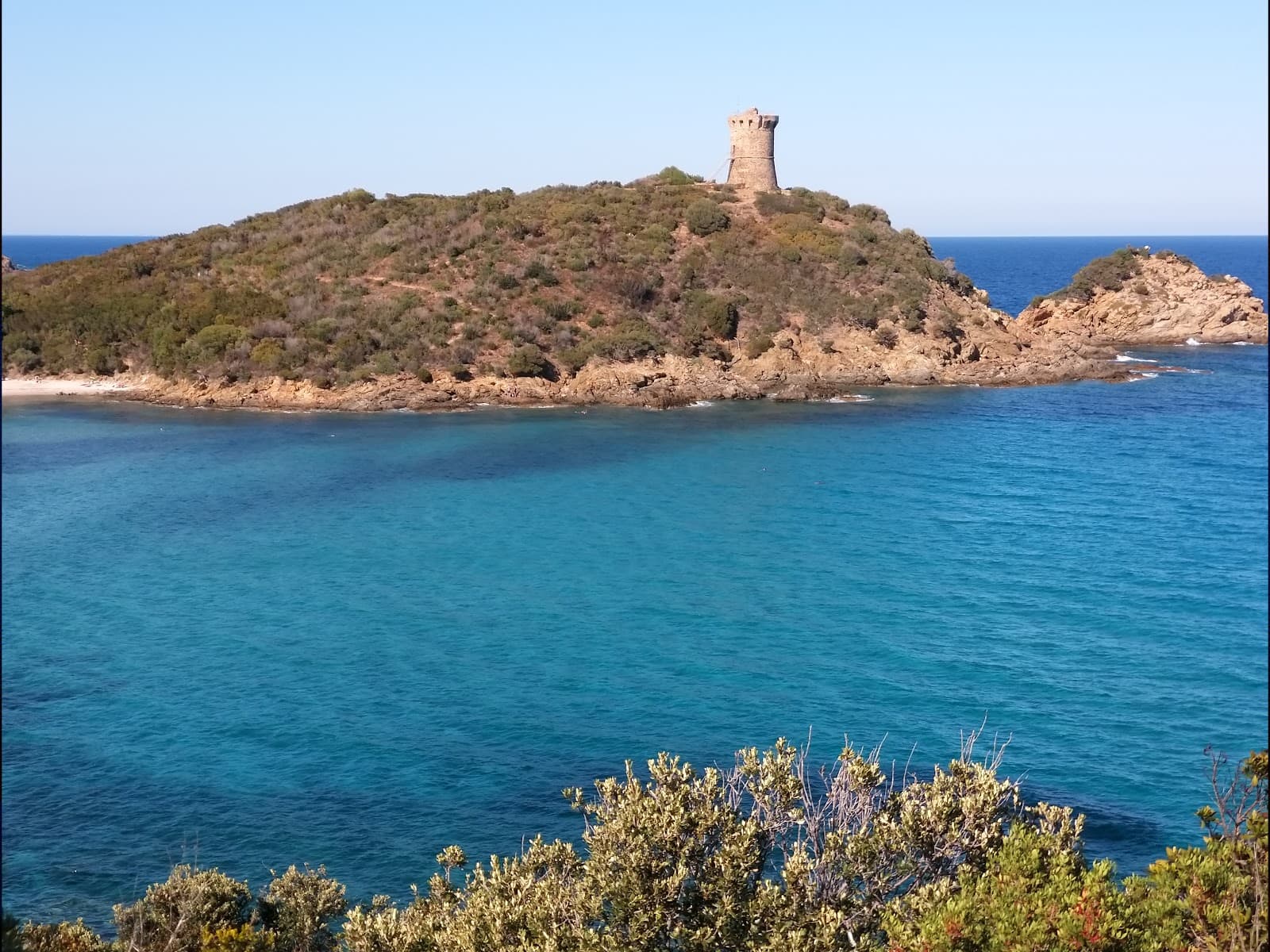 Fautea Tower - Image 1