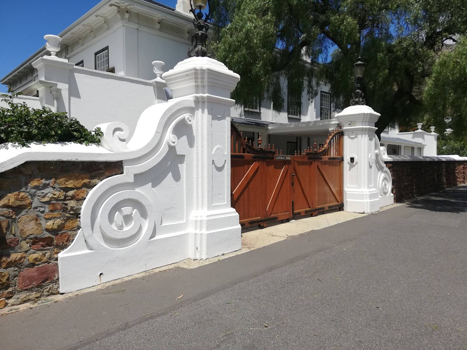 Cliff Jumping at Admiralty House