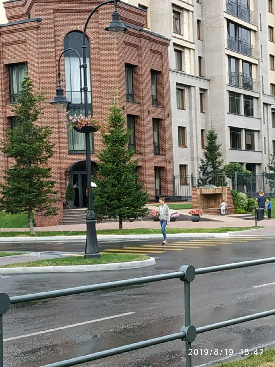 Kalinin Square - Image 1