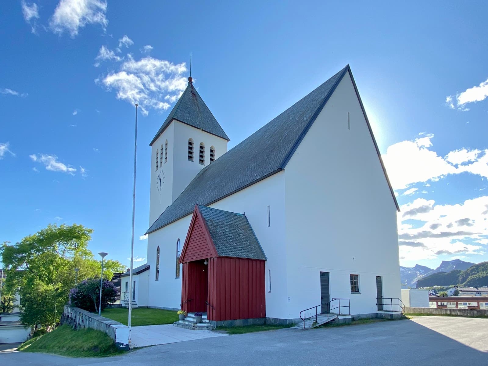 Svolvær Church - Image 1