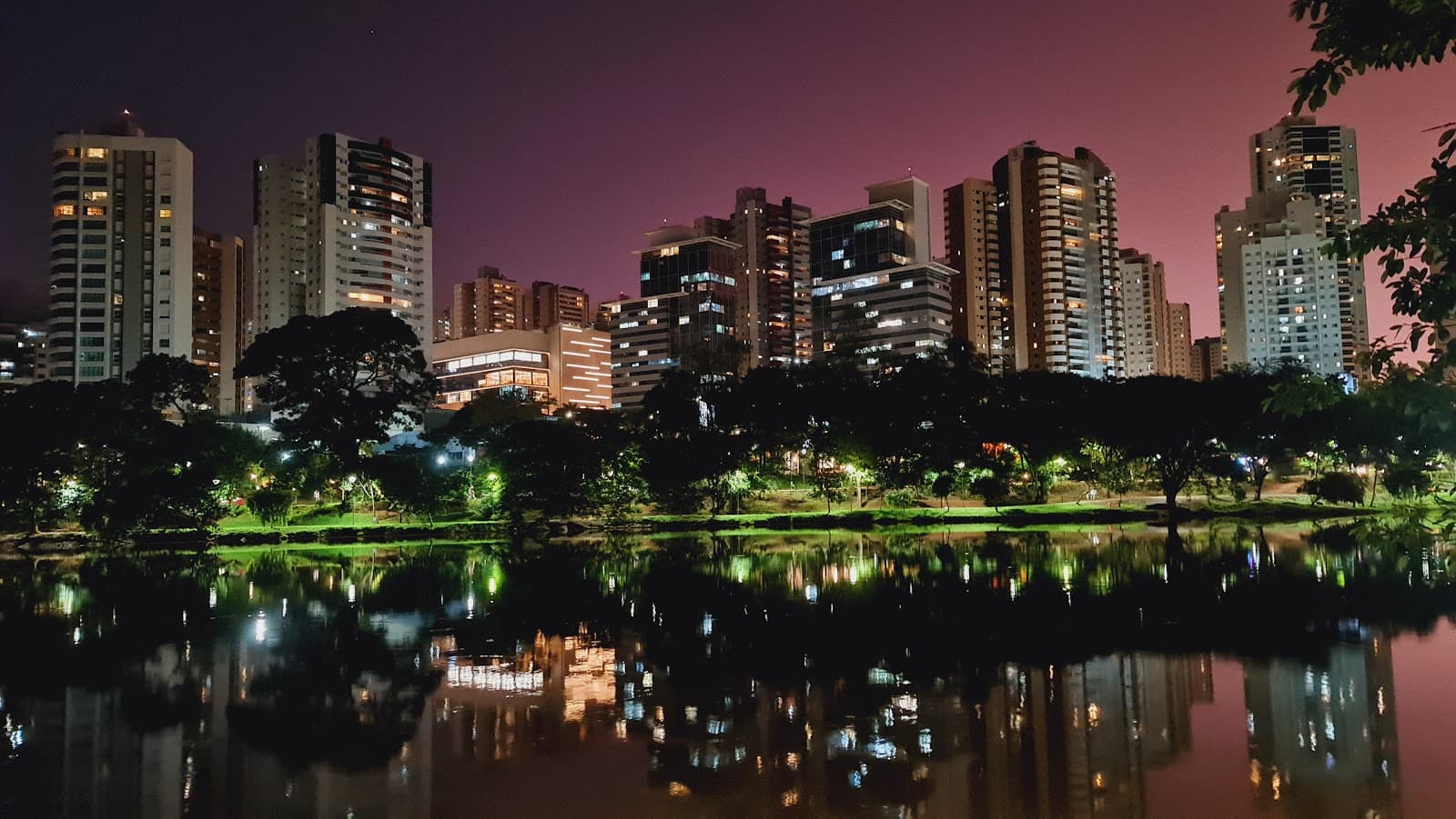 Igapó Dam Spillway - Image 1