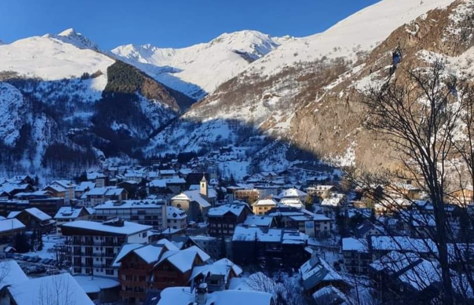 Valloire Village - Image 1