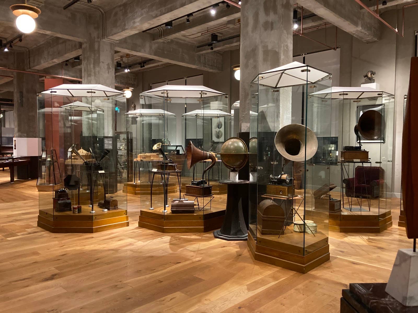 Geometric Models & Thai Art