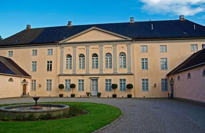 Jarlsberg Manor - Image 1