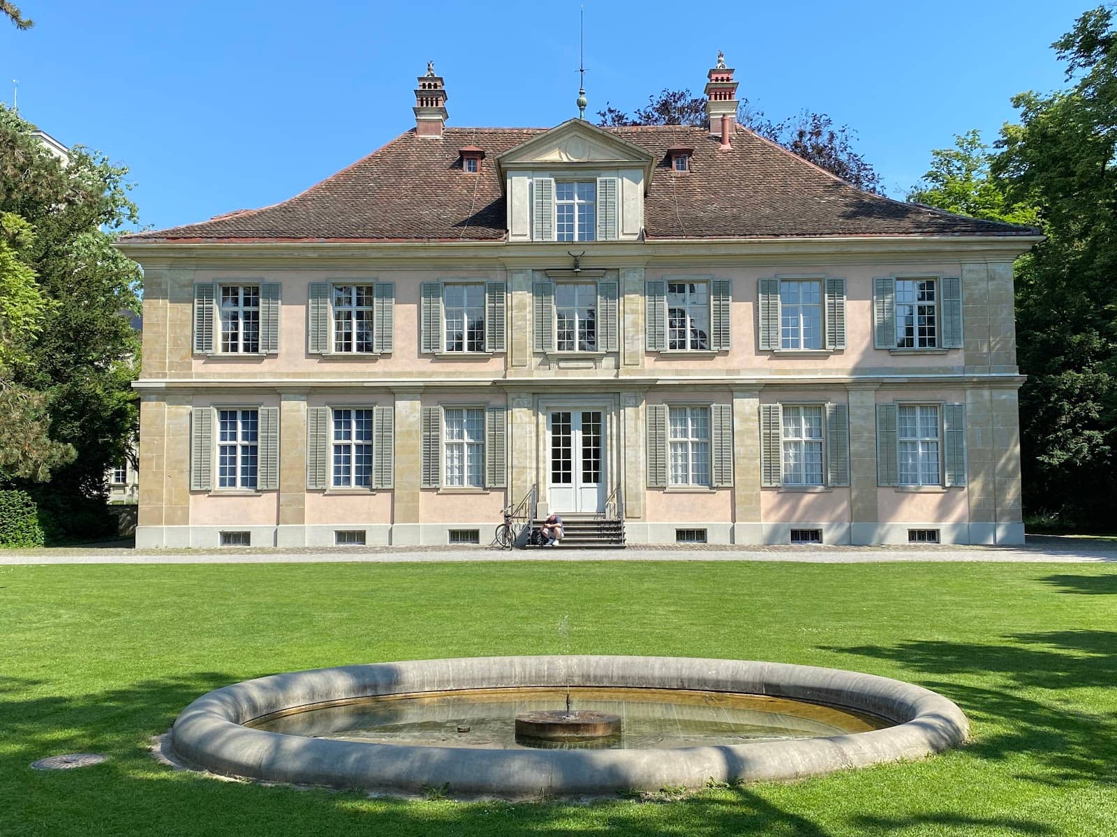 Historic Lindengut Manor