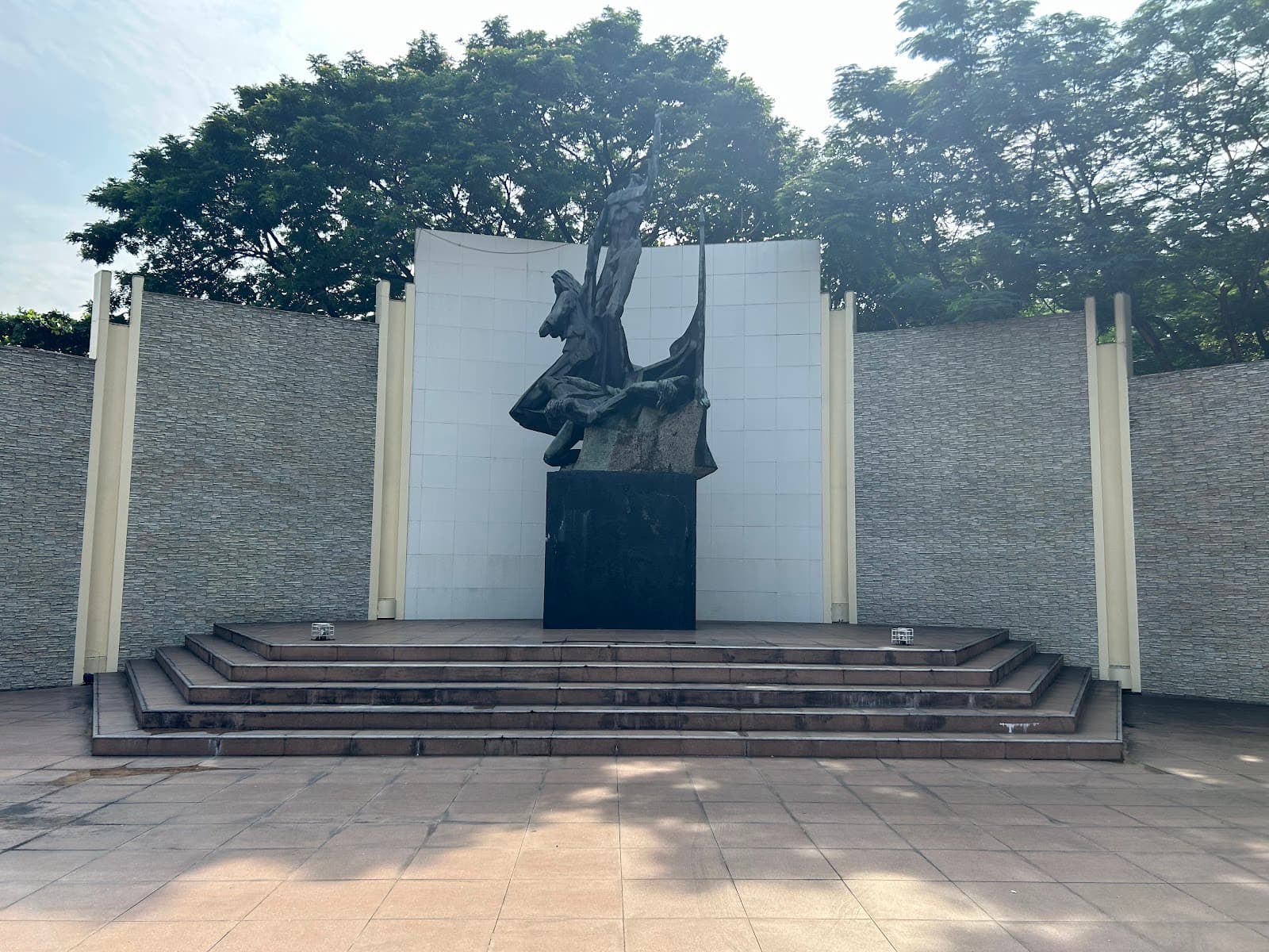 Pinaglabanan Shrine - Image 1