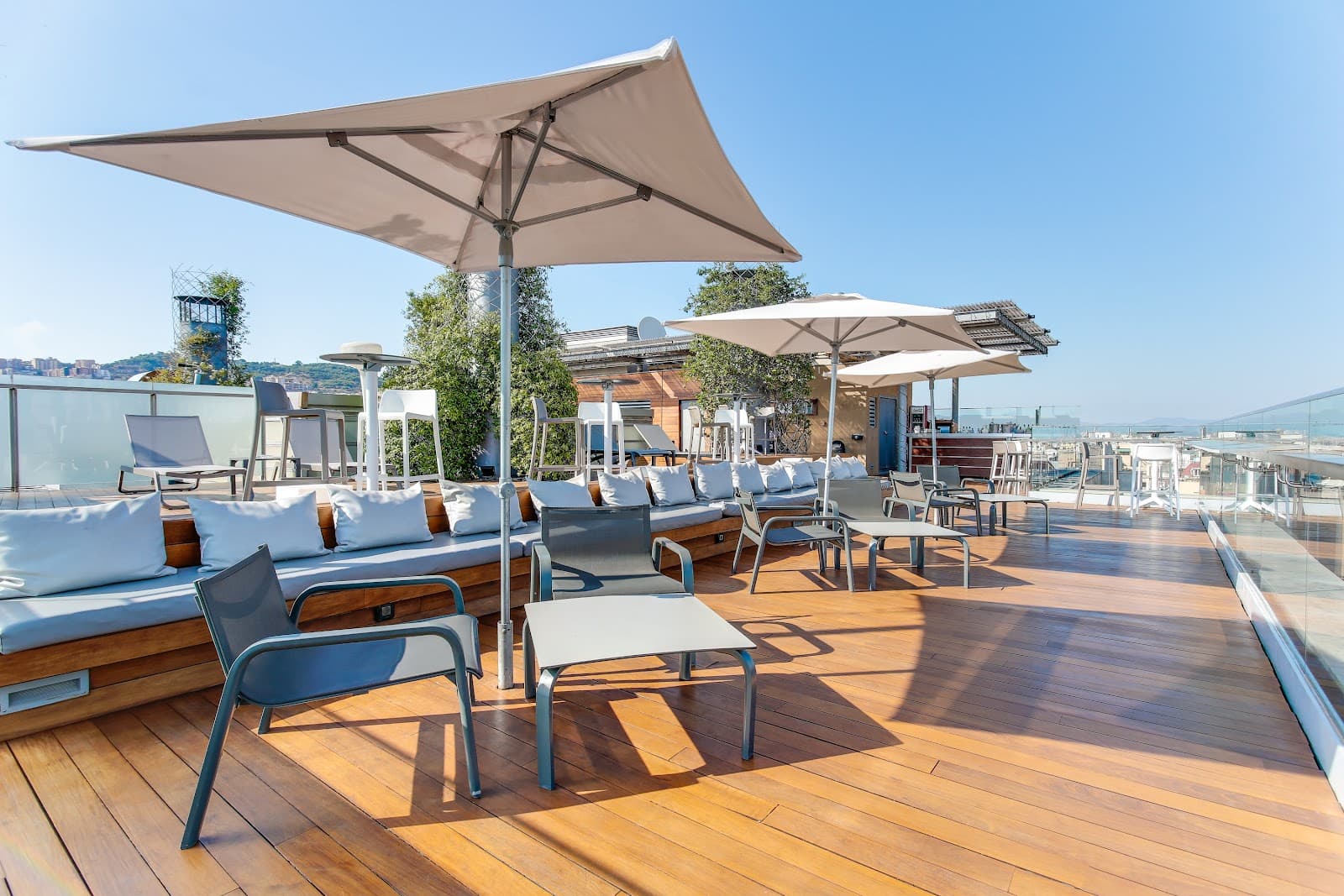 Terraza Ayre Hotel Rosellón - Image 1