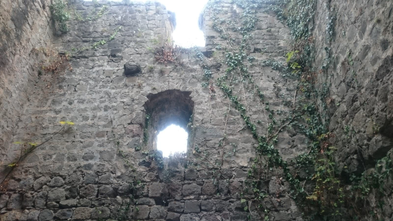 Akçakale Castle - Image 1