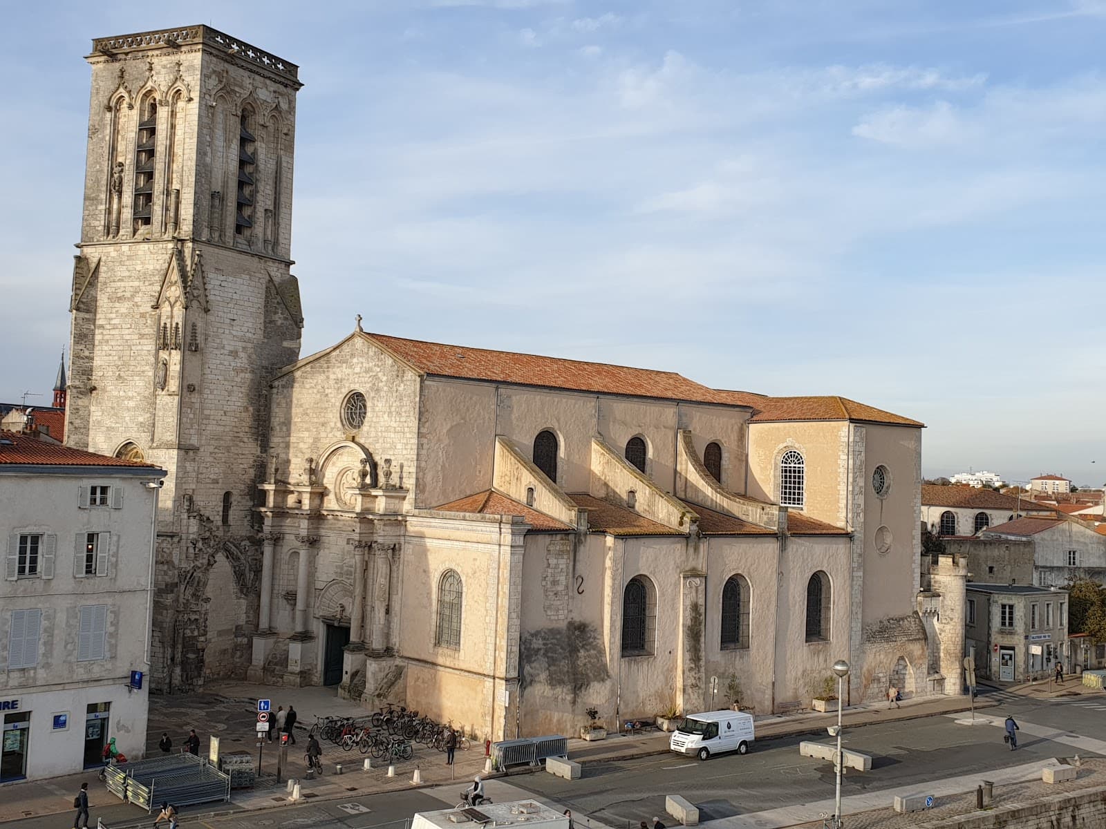 Église Saint-Sauveur - Image 1