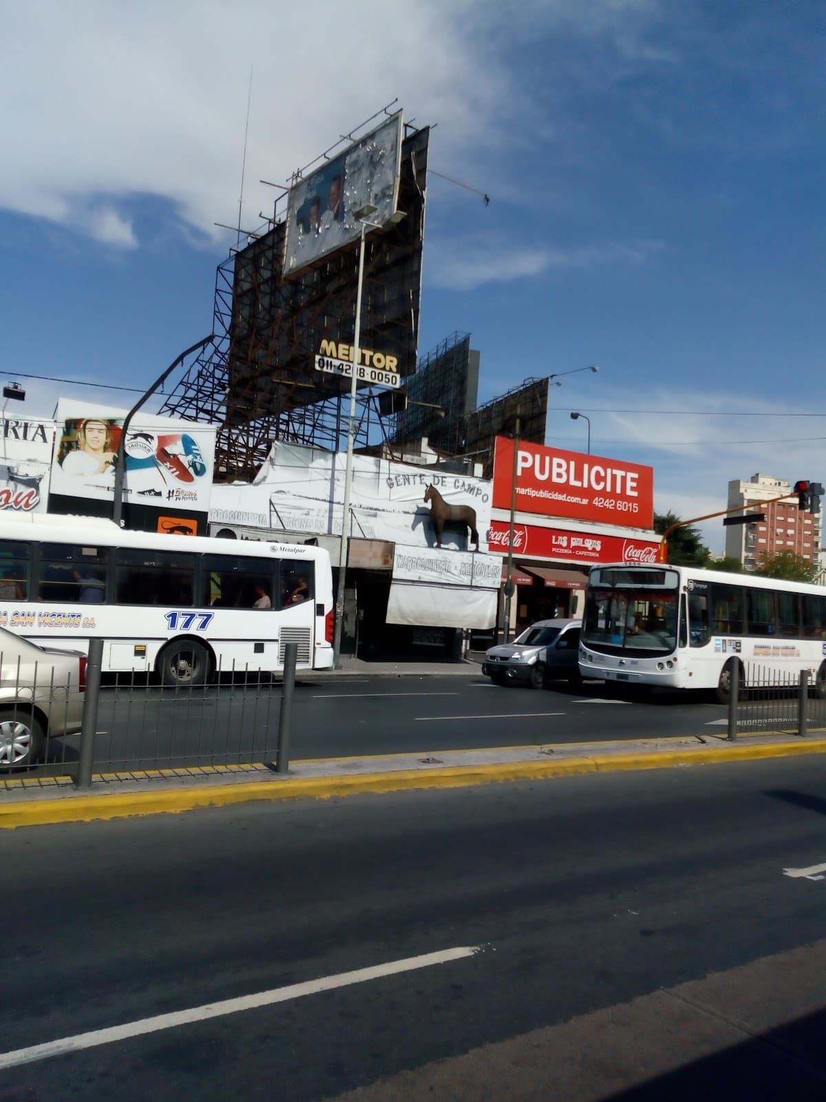 Lanús Oeste - Image 1