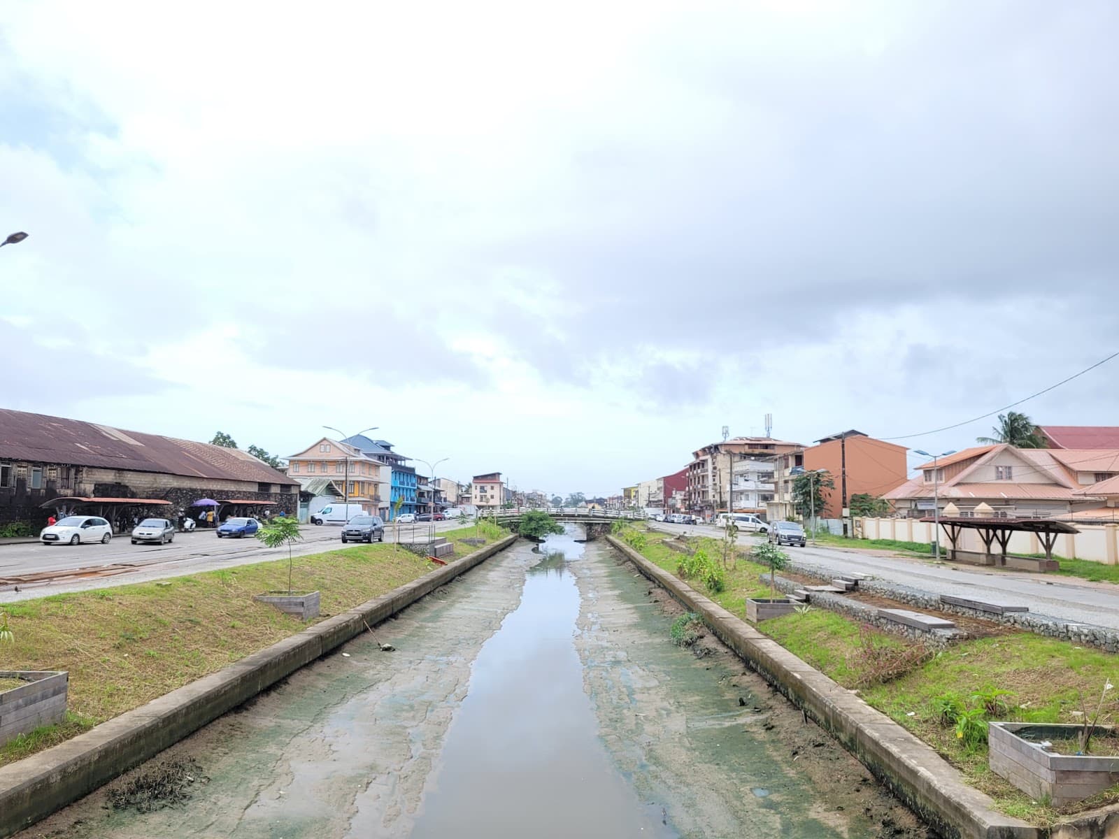 Canal Laussat Promenade - Image 1