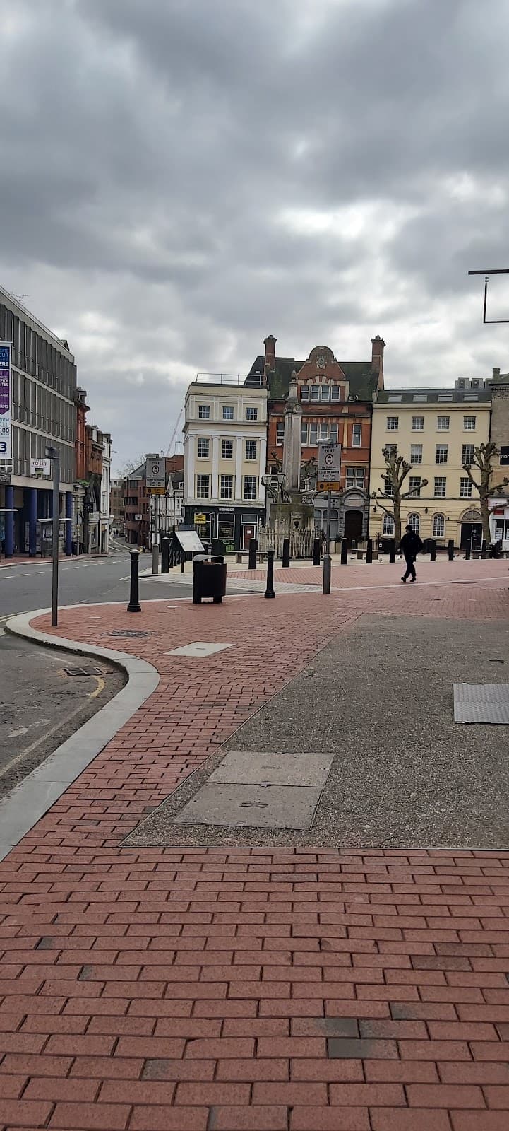 Market Place Reading - Image 1