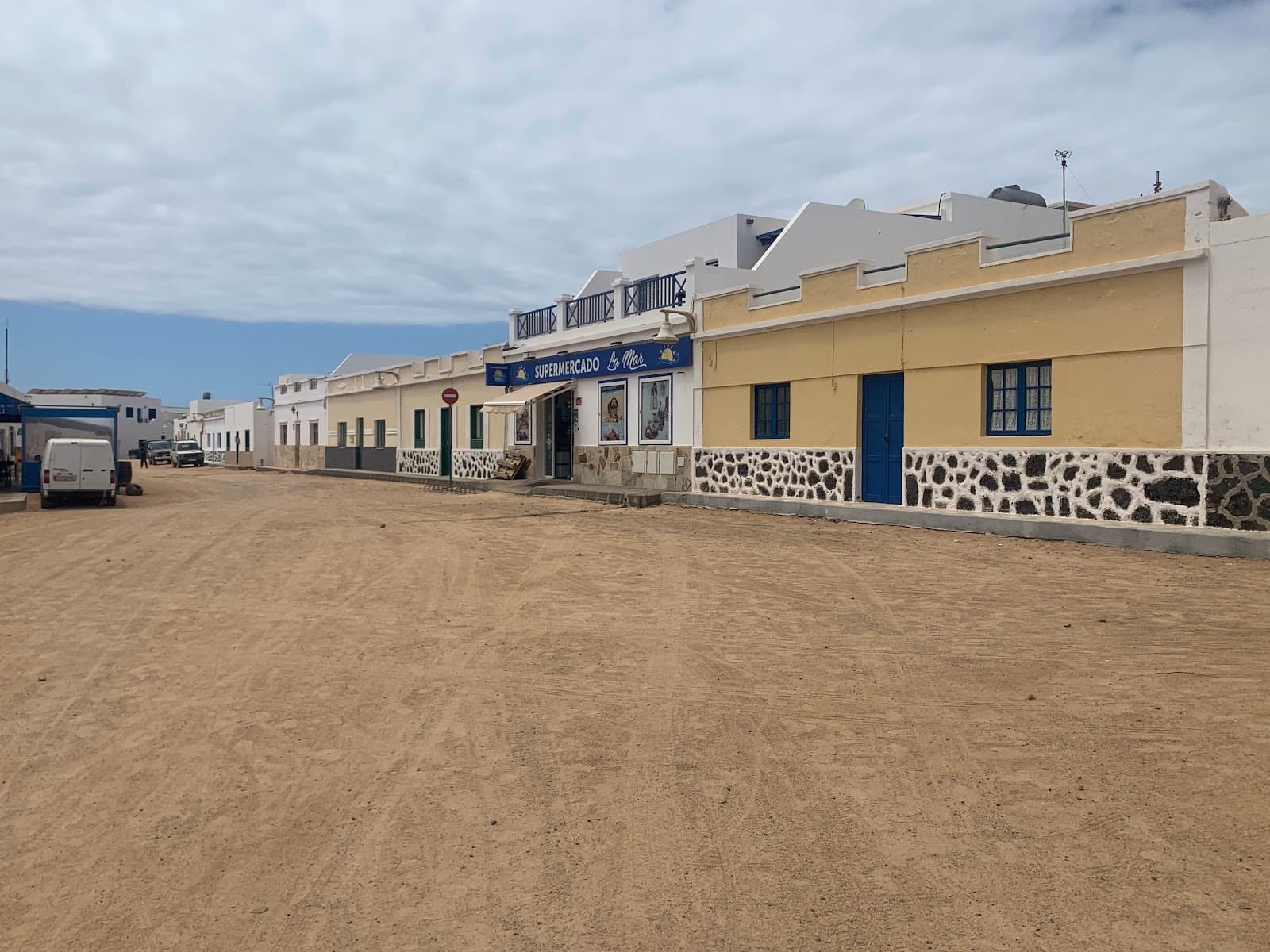 Órzola Port La Graciosa Ferry - Image 1