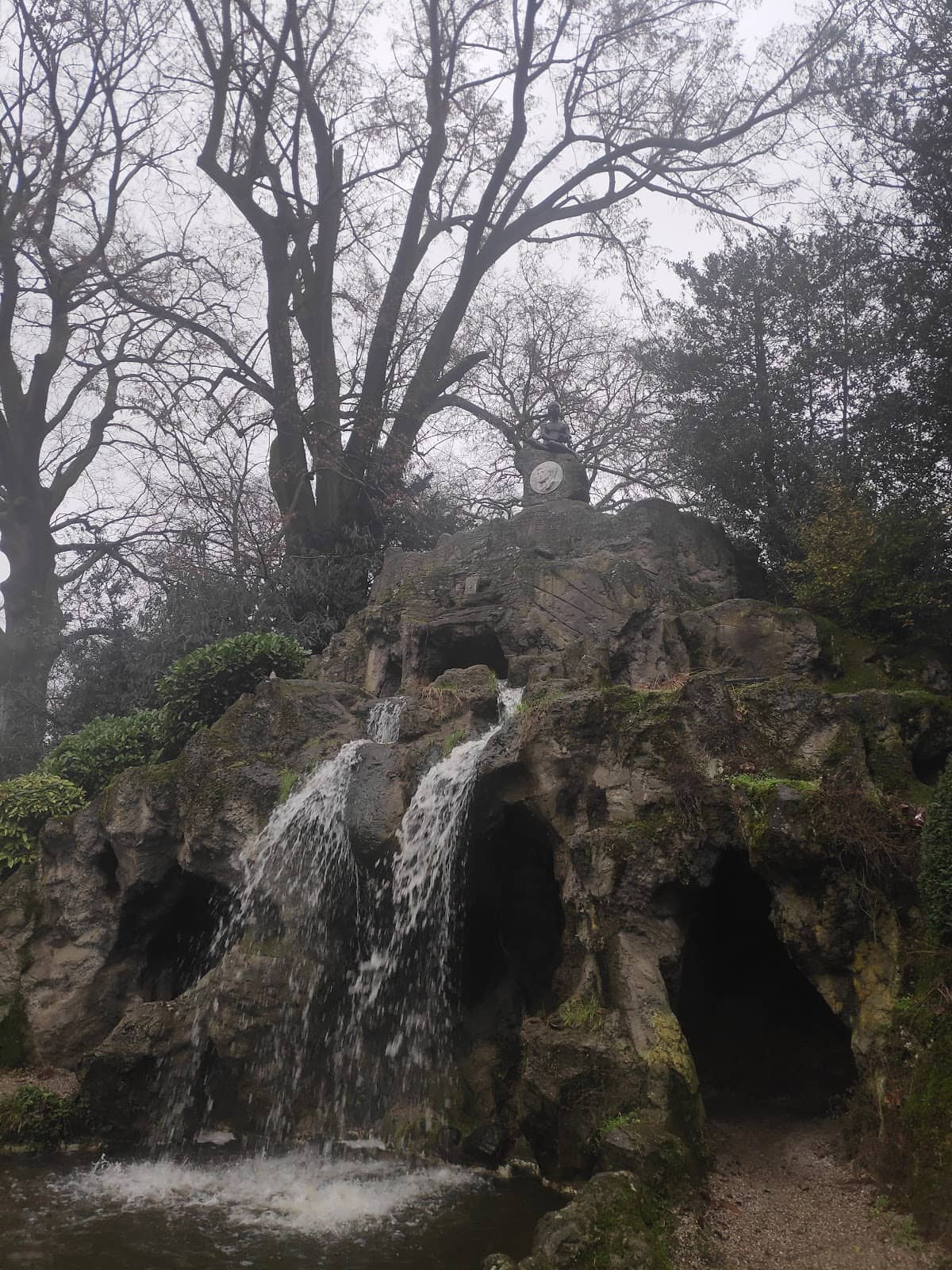 Serene Ponds and Gardens