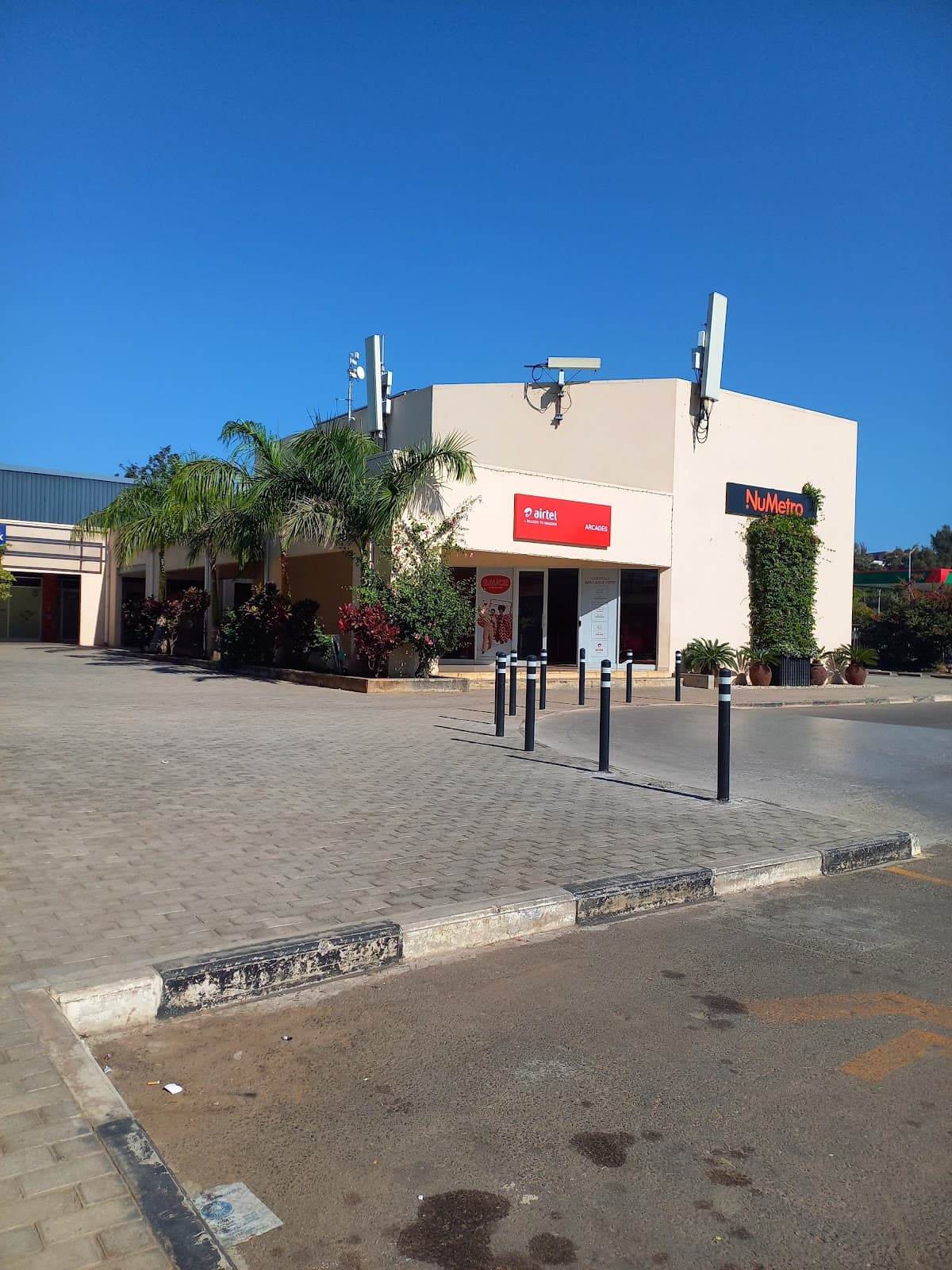 Sunday Crafts Market Arcades Shopping Centre Lusaka - Image 1