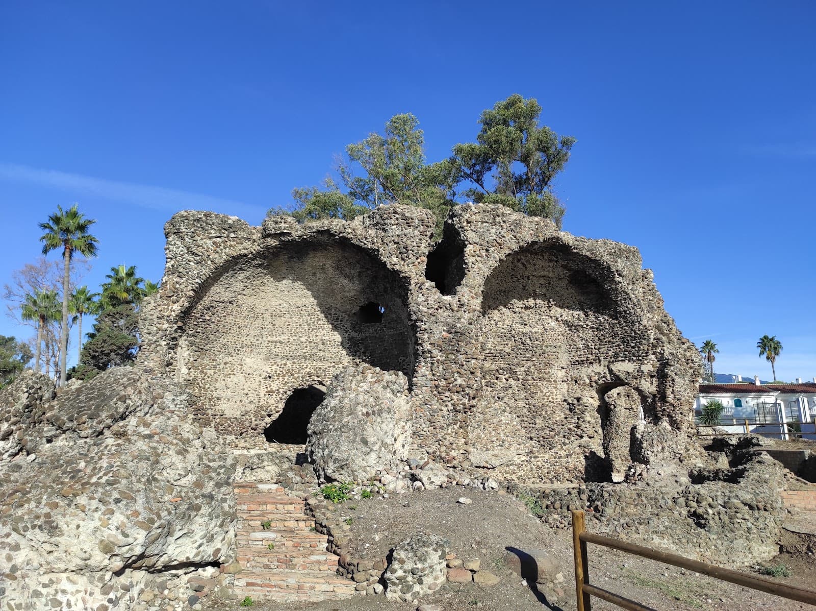 Las Bóvedas Roman Baths - Image 1