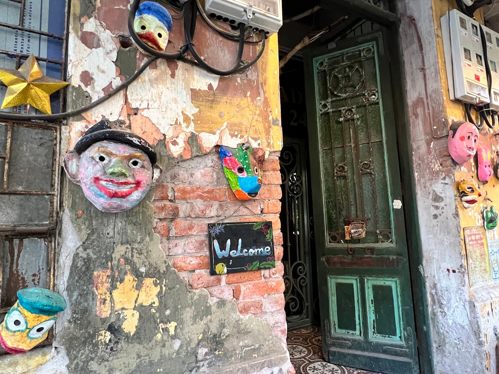 Loading T Cafe - Image 1