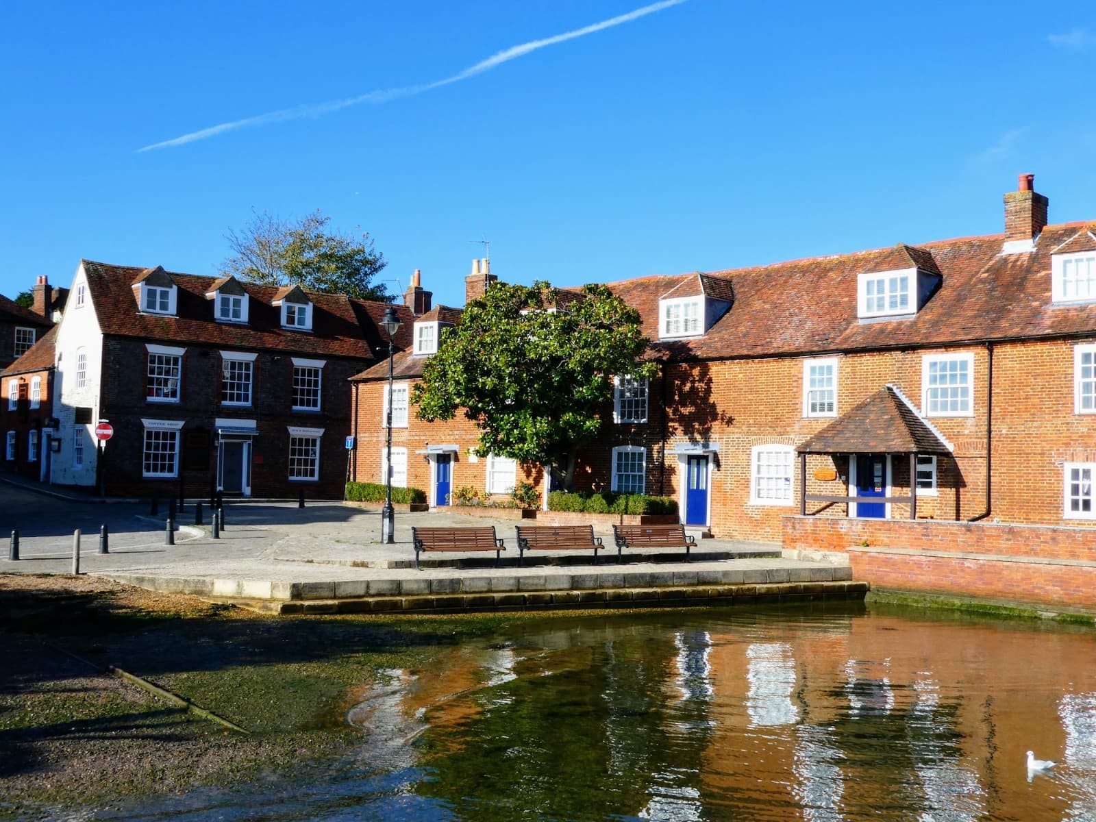 Hamble-le-Rice - Image 1