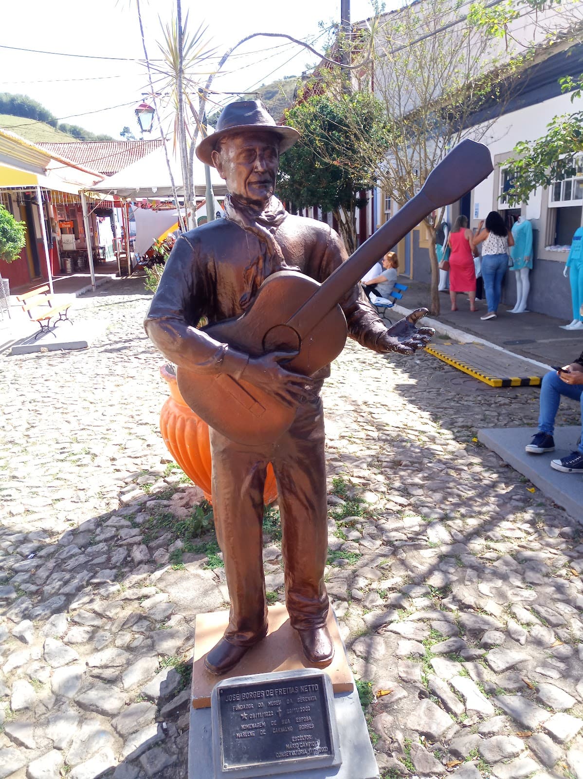 Monumento ao Seresteiro - Image 1