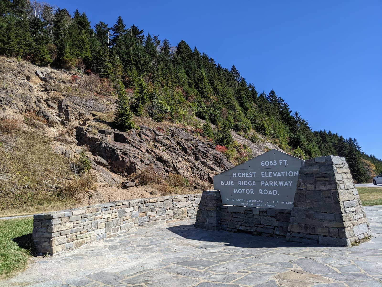 Panoramic Mountain Views