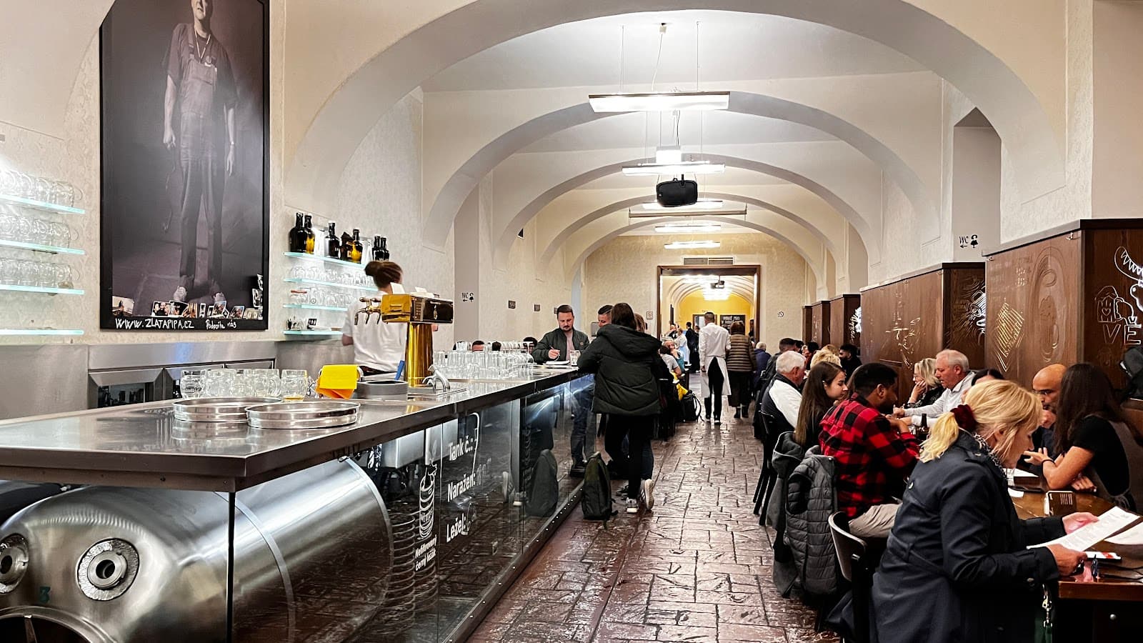 Lokál Dlouhááá - Image 1