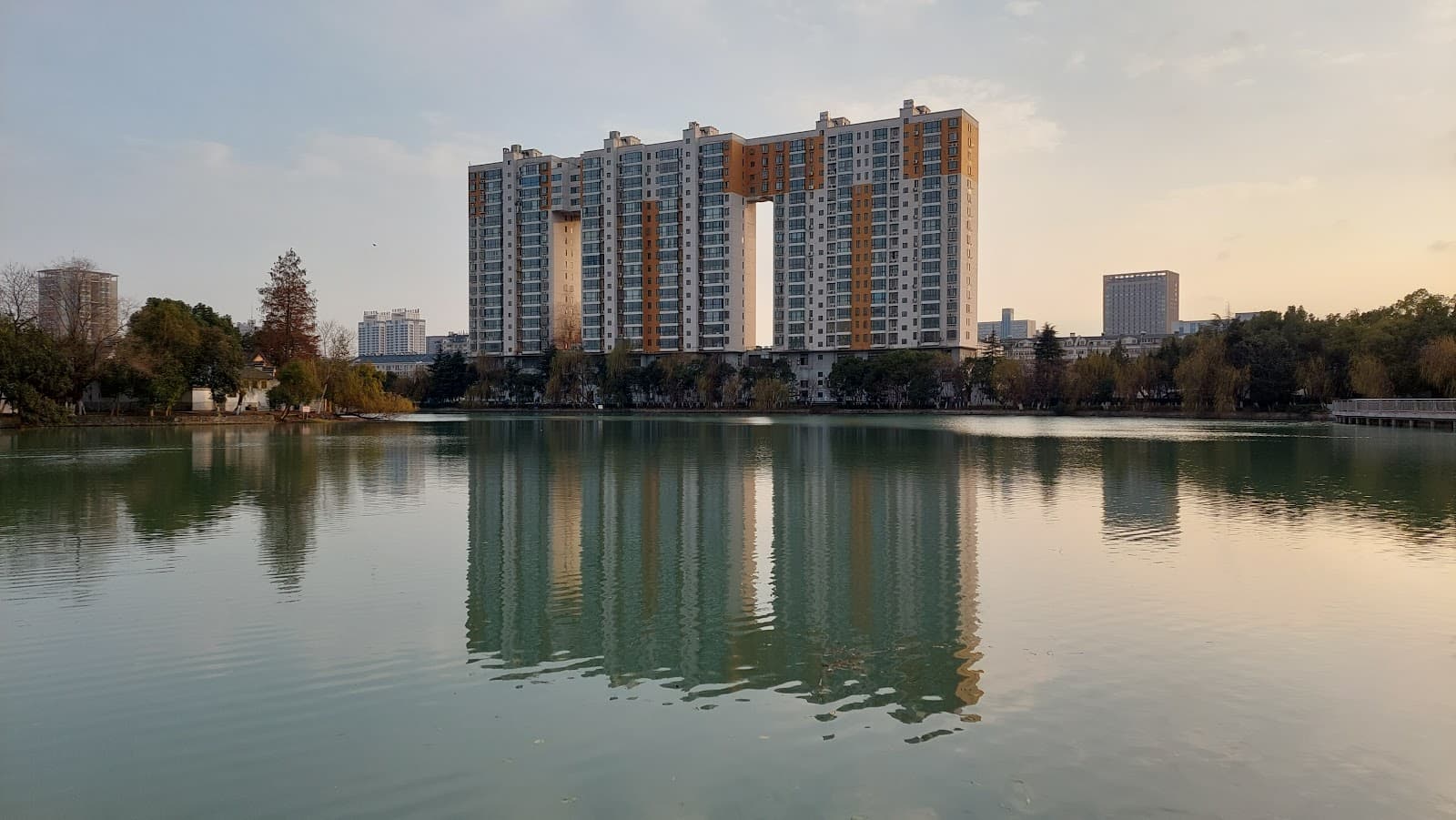 Yaohai Park - Image 1