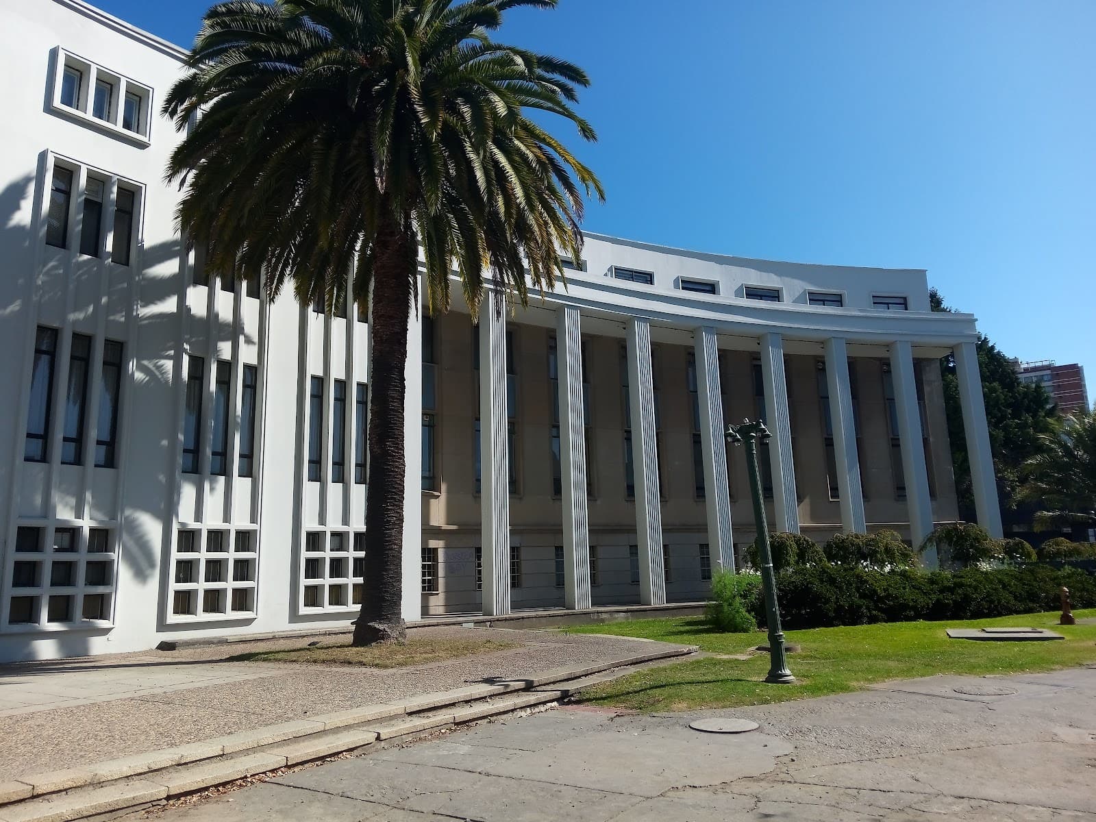 Universidad de Concepción & Campanil - Image 1