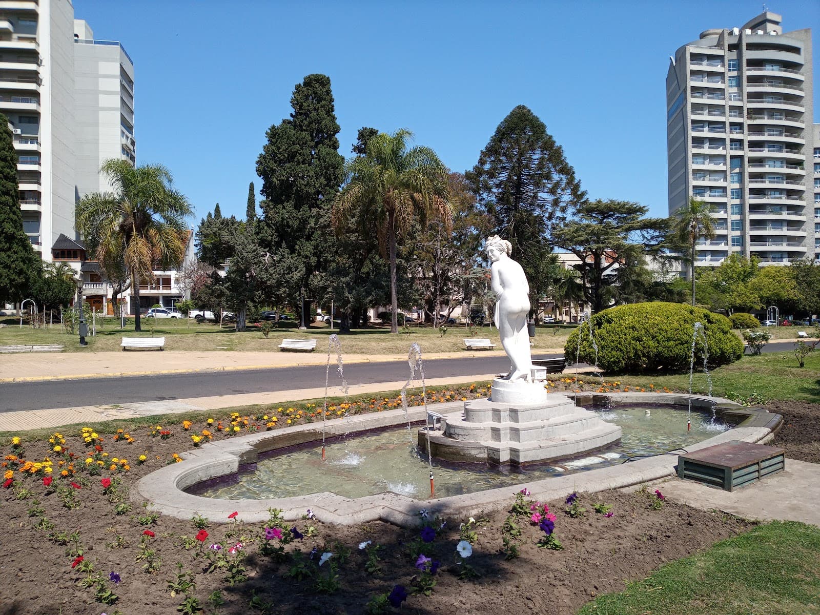 Rosedal de Parque Urquiza - Image 1