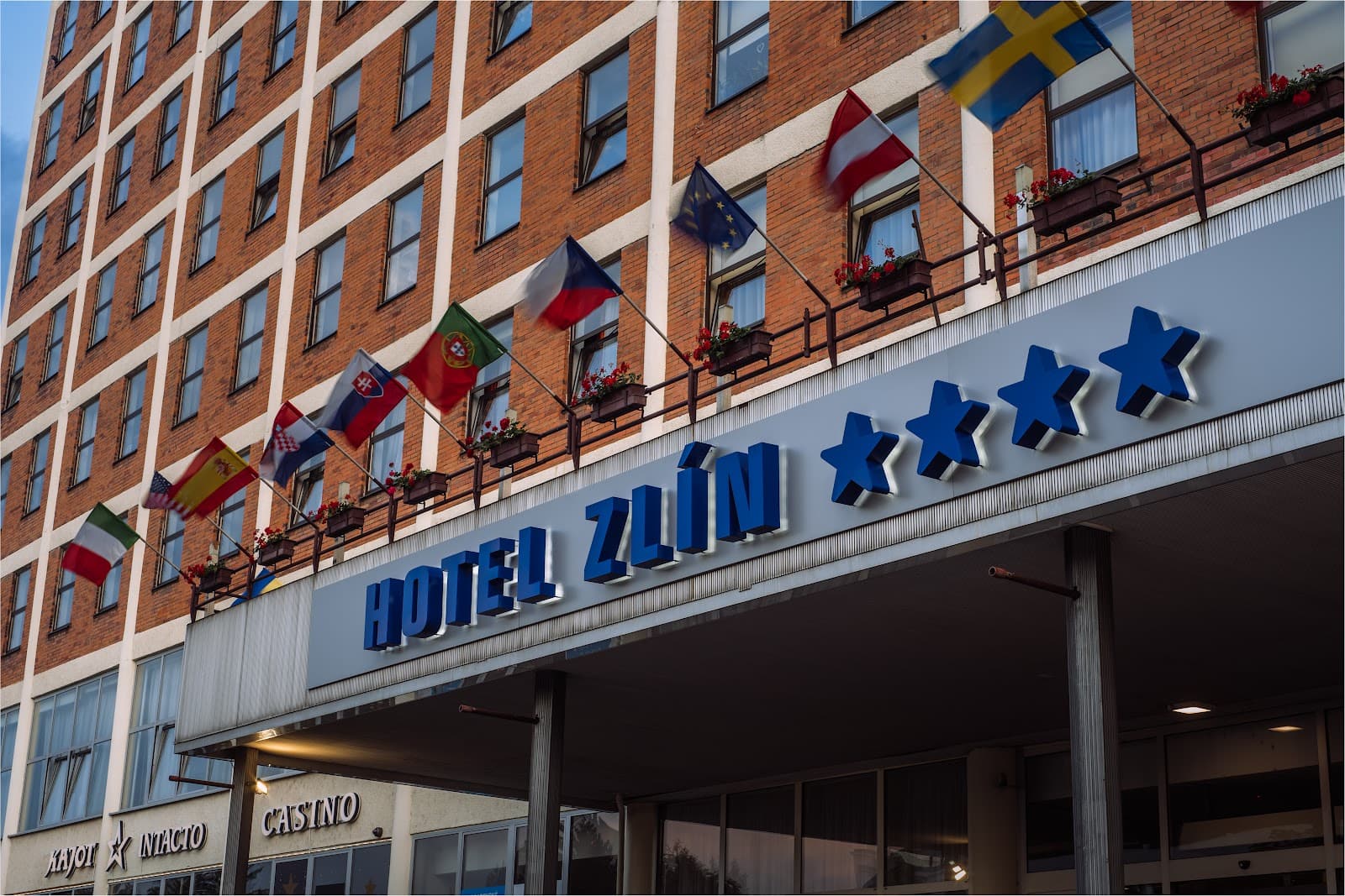 Hotel Moskva (Společenský dům) - Image 1