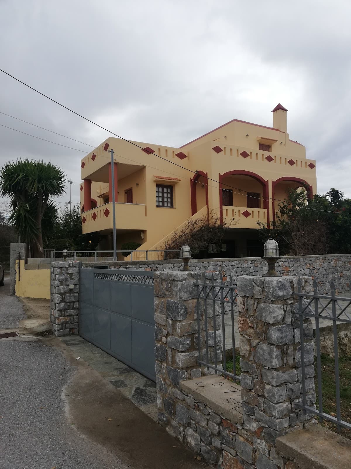 Roussospiti Crete - Image 1