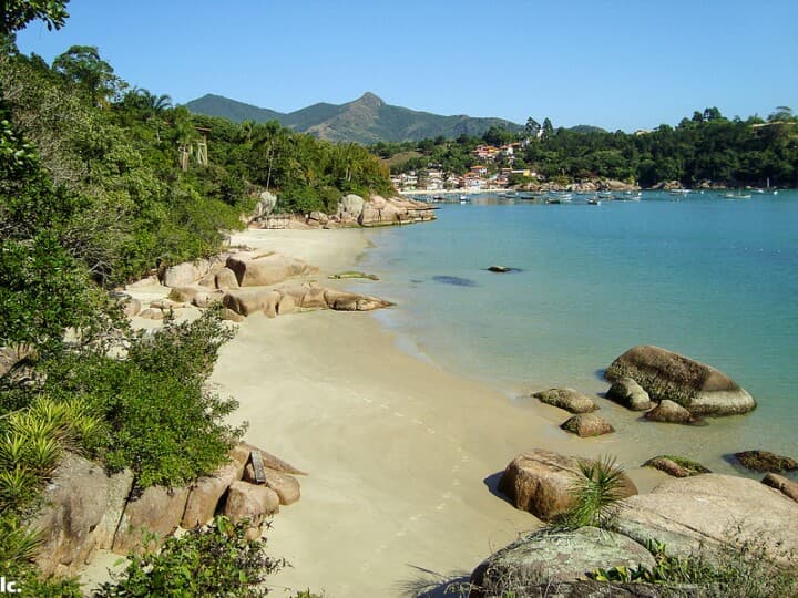 Praia de Ganchos de Fora - Image 1
