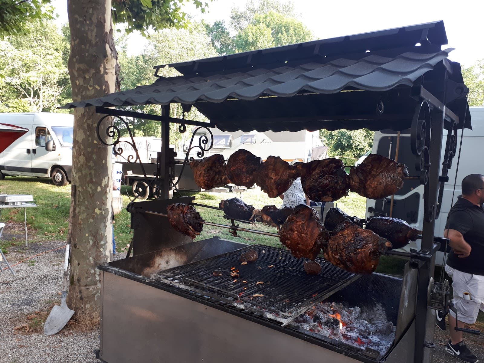 Le Bugue Tuesday Market - Image 1