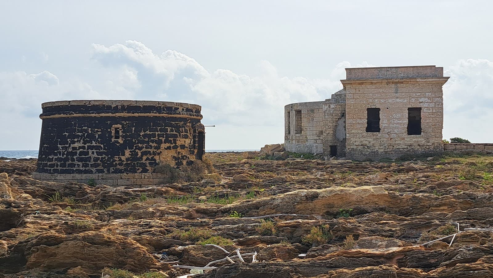 Punta Penne Lighthouse - Image 1