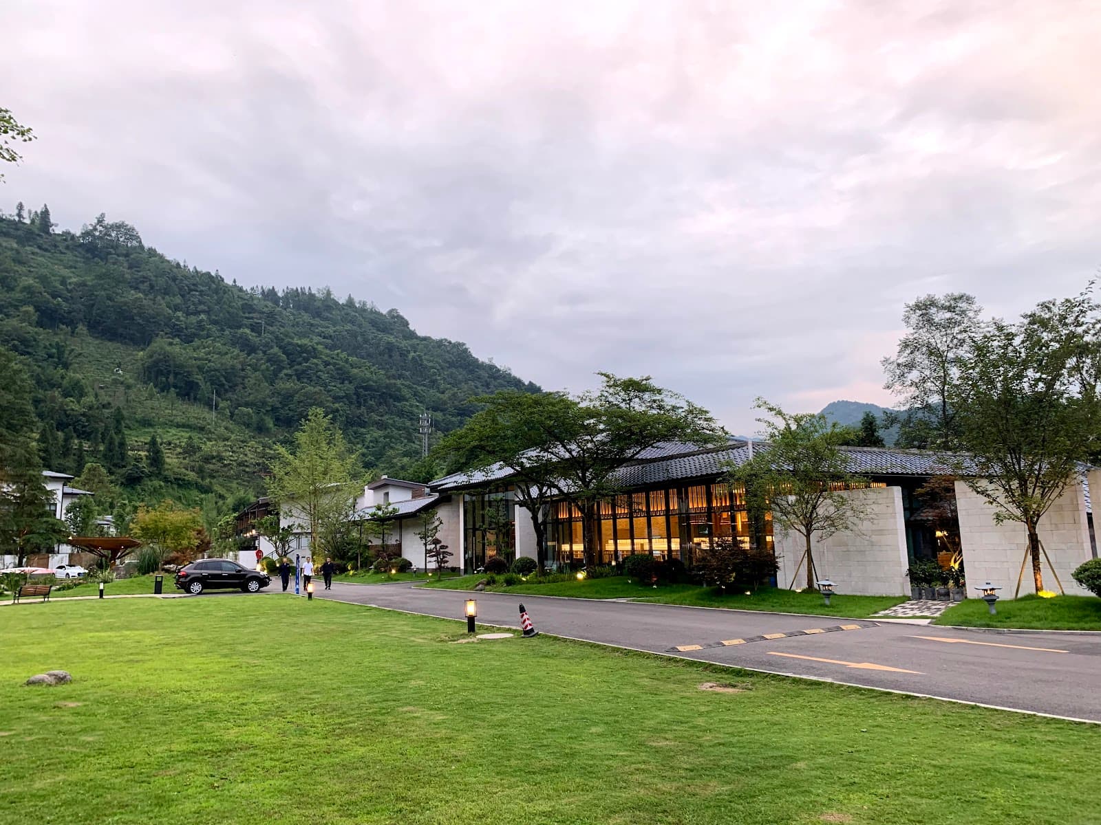 Huashuiwan Hot Springs - Image 1