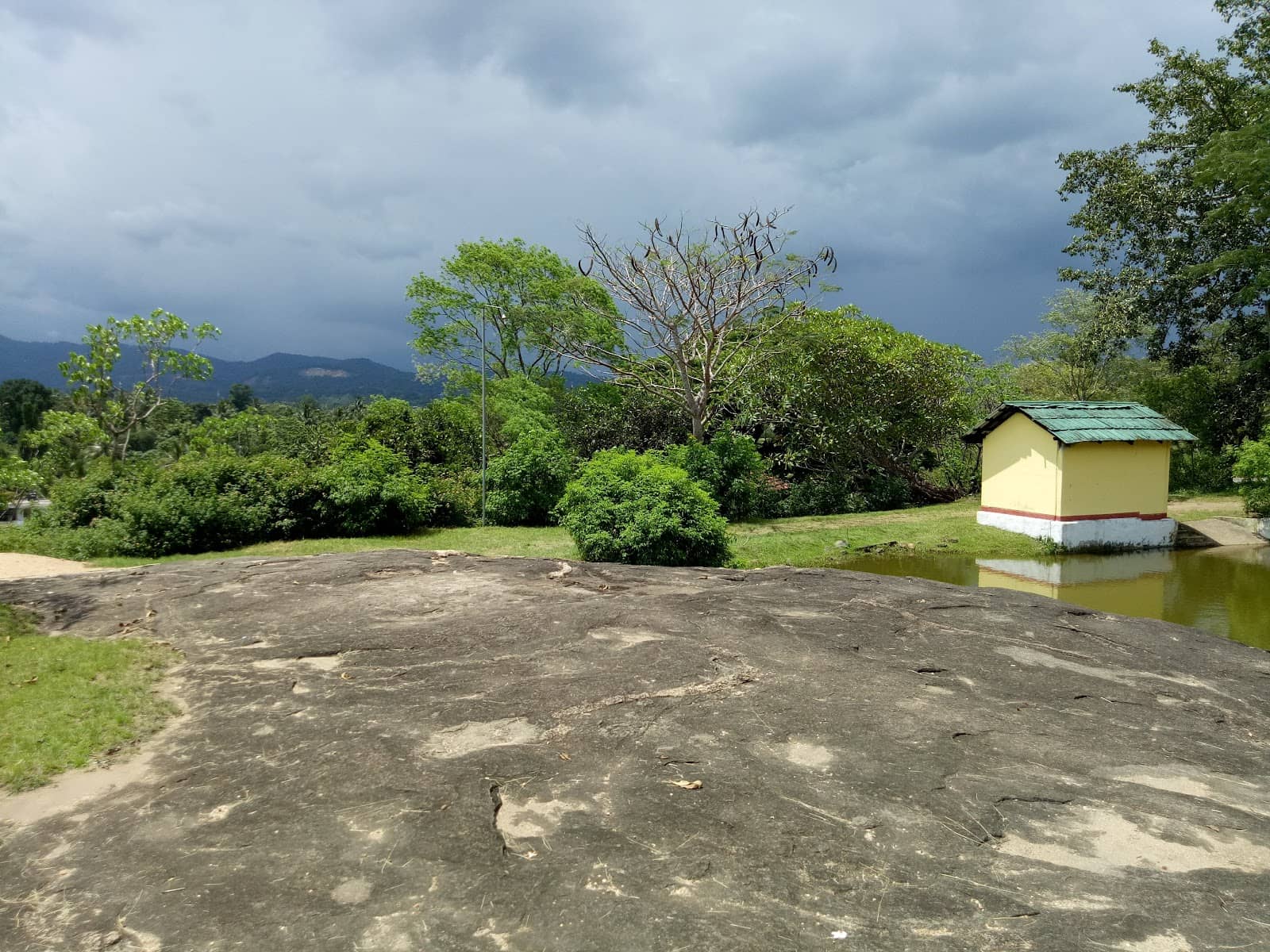 Local Crafts and Cuisine