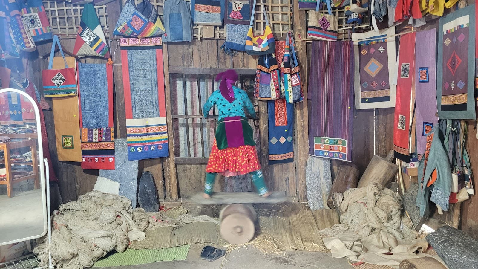 Lung Tam Linen Village - Image 1