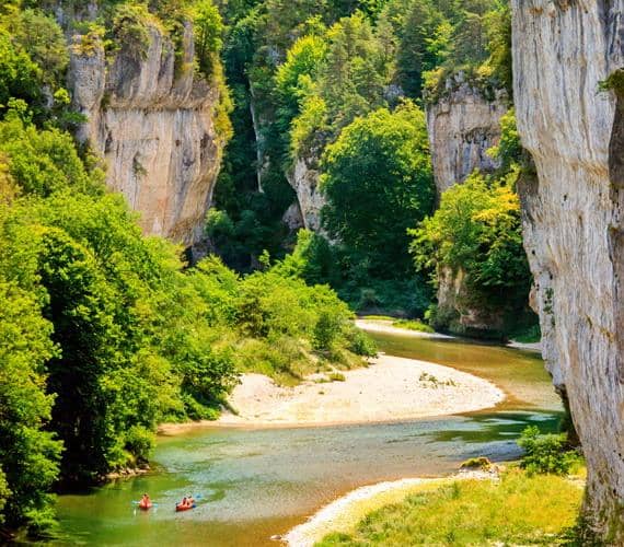 Sentier des Corniches du Méjean Hike