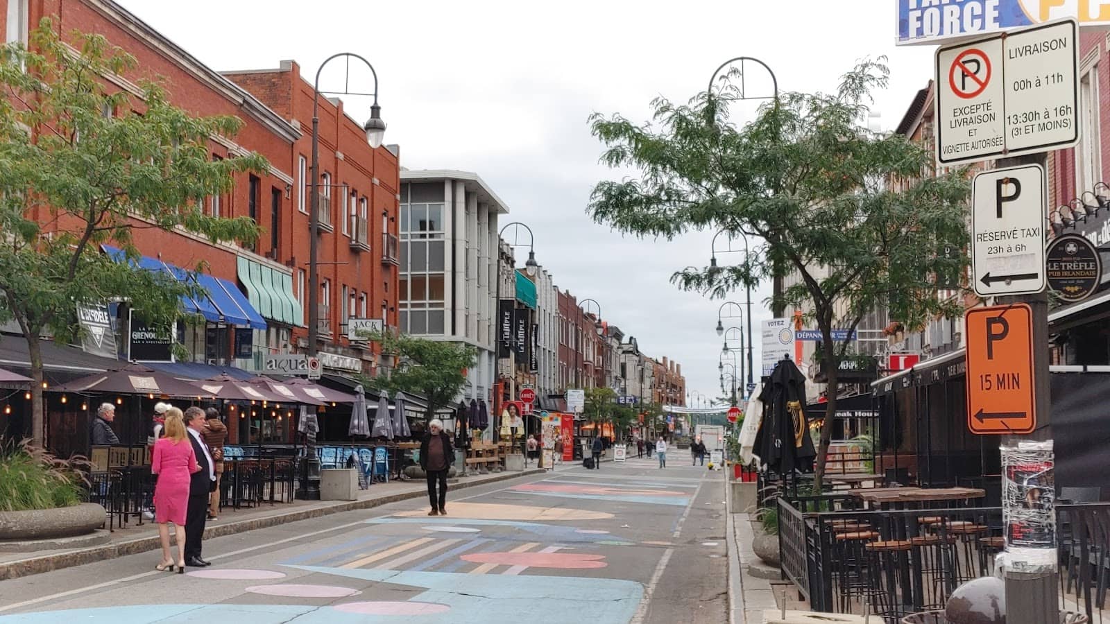 Local Boutiques and Cafés