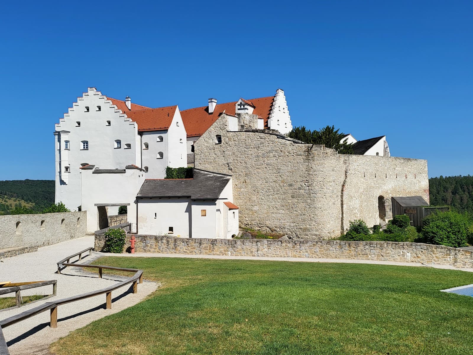 Rosenburg Castle & Falconry (Riedenburg) - Image 1