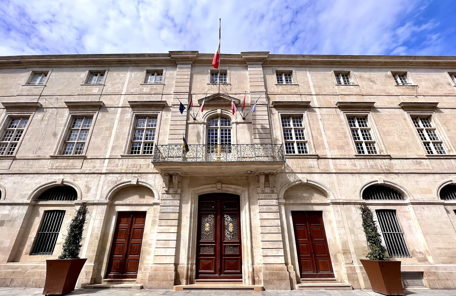 Hôtel de Ville Nîmes - Image 1