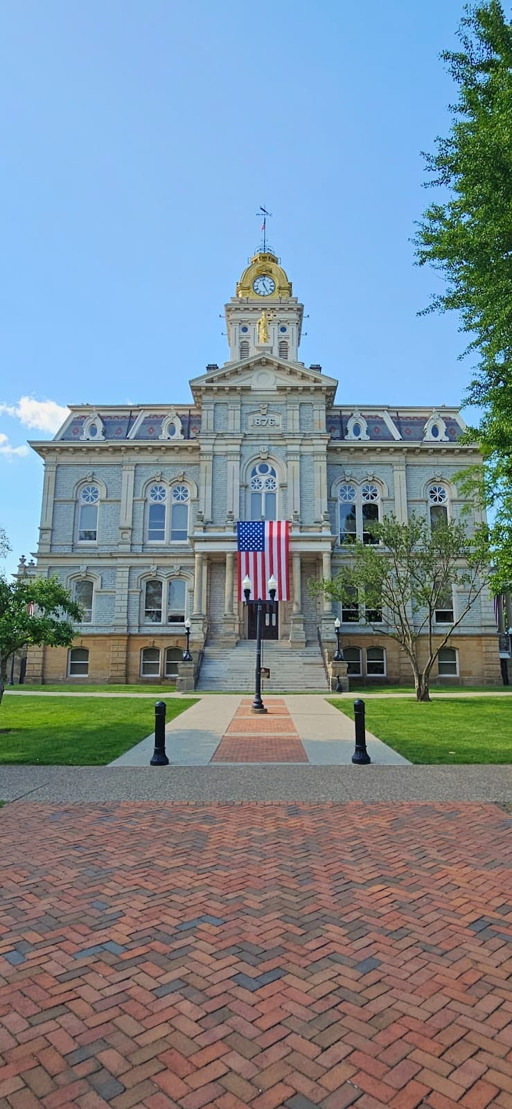 Courthouse Square Historic District - Image 1