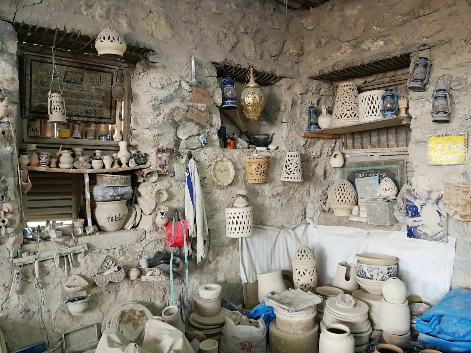 A'ali Pottery Workshops - Image 1