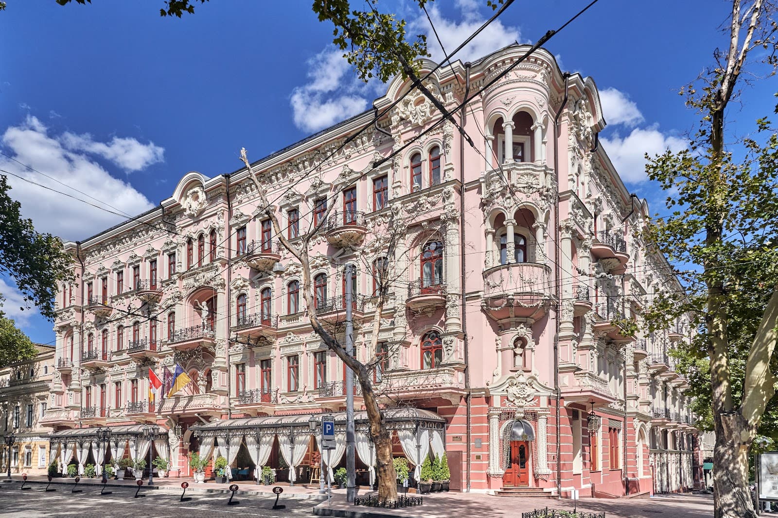 Hotel Bristol - Image 1