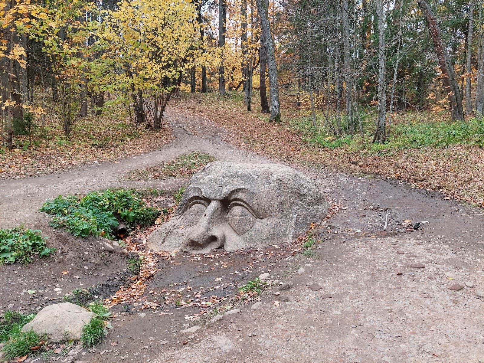 Sergievka Park and Estate - Image 1