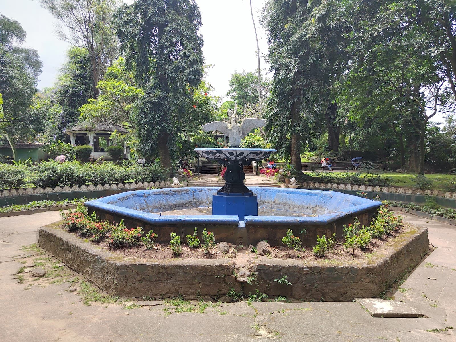 Royal Palace Park Wales Park - Image 1