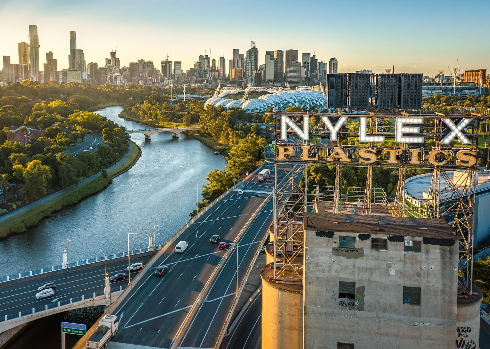 Nylex Clock - Image 1