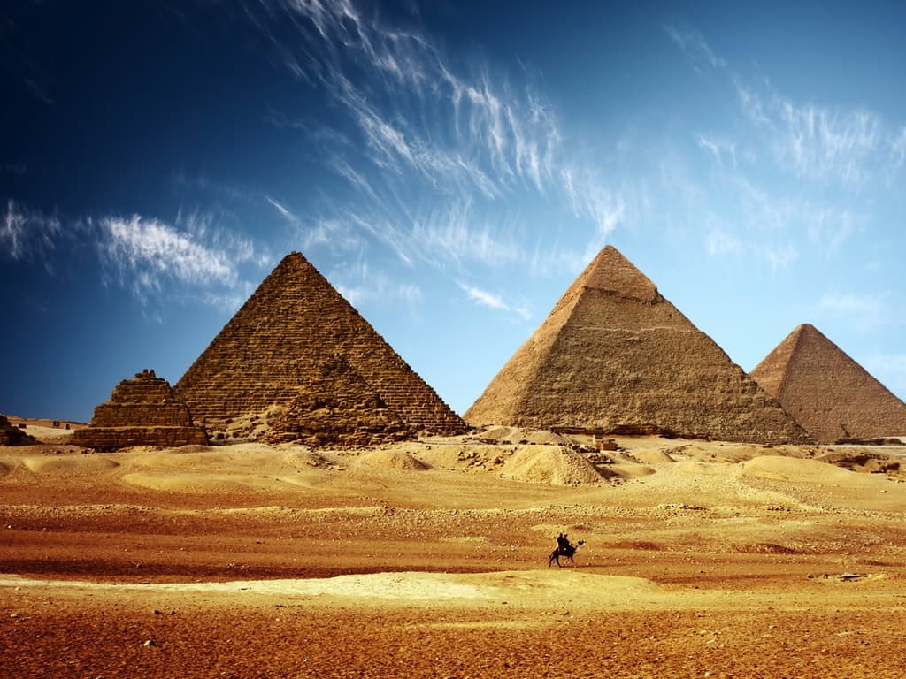 Queens' Pyramids of Khufu Giza - Image 1