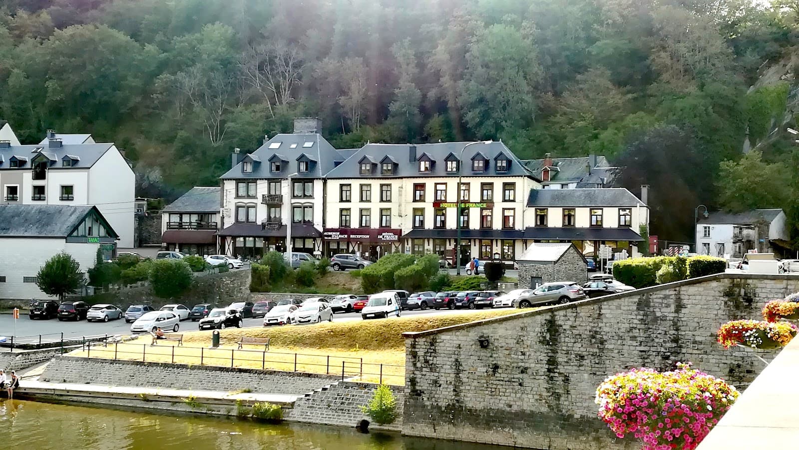 L'Auberge d'Alsace Bouillon - Image 1